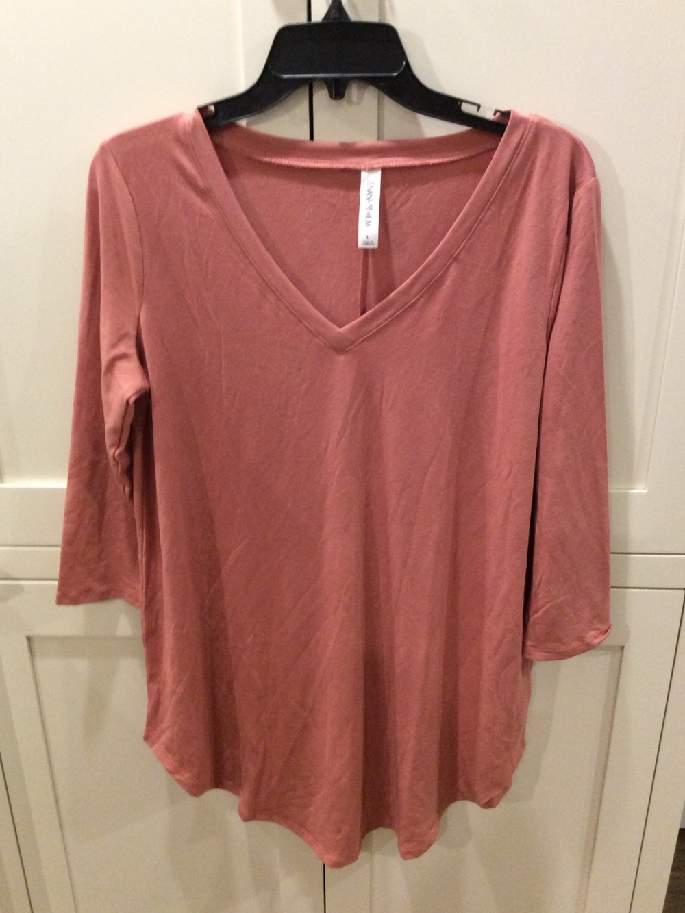 Zenana Outfitters V-Neck Long Sleeve Tee in Dusty Rose Pink